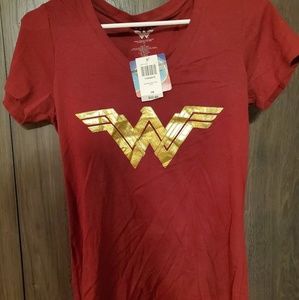 Wonder Woman v neck tee